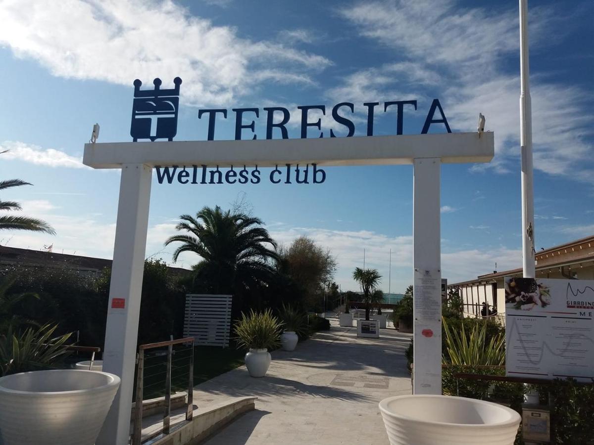 Appartement Teresita Wellness Club à Viareggio Extérieur photo